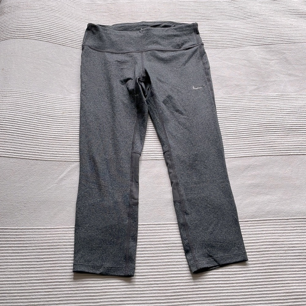 NIKE Grey Dri-FIT Running Capris Size Small